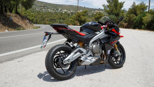 Χωρίς μεγάλες αλλαγές στην έκδοση παραγωγής, έφερε τη νέα φιλοσοφία της Αprilia, την οποία υιοθέτησαν και τα υπόλοιπα μοντέλα της όπως το γυμνό αδελφάκι Tuono 660 αλλά και τα μεγαλύτερα Tuono και RSV4. 