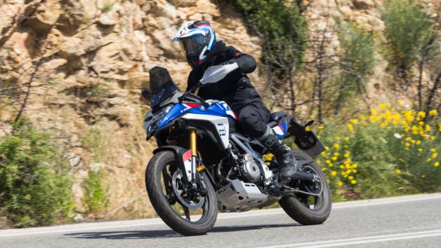 θα επιτρέψουν άνετη κίνηση στον αυτοκινητόδρομο με 130χλμ/ω., στα περισσότερα χιλιόμετρα όμως θα αρχίσει να γίνεται αισθητή η μικρή κάλυψη από τον αέρα, κάτι που οφείλεται στη χαμηλή ζελατίνα σε συνδυασμό με το χαμηλό προφίλ του μπροστινού φαναριού. 