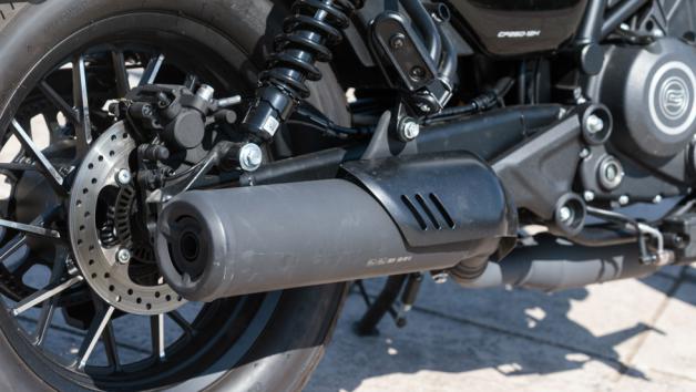 Στις μετρήσεις μας η κατανάλωση καυσίμου διαμορφώθηκε στα 3,6 λίτρα/100 χλμ, τιμή που την καθιστά οικονομική στη χρήση και με μια αυτονομία άνω των 350χλμ με το ρεζερβουάρ των 13,5 λίτρων.