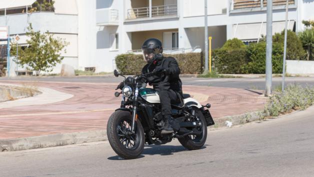 Η μετάδοση με ιμάντα αποτελεί πλεονέκτημα, μειώνοντας σχεδόν στο μηδέν τον θόρυβο και απαιτώντας λιγότερη συντήρηση από μια κλασική αλυσίδα. 