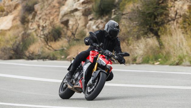 Μάλιστα με το 80% αυτής να αποδίδεται στις 4.000σαλ. μπορείς να κινείσαι γρήγορα με «μισά» ανεβάσματα μέχρι τις 5-6.000σαλ. χωρίς να ζορίζεις μοτέρ και κατανάλωση.