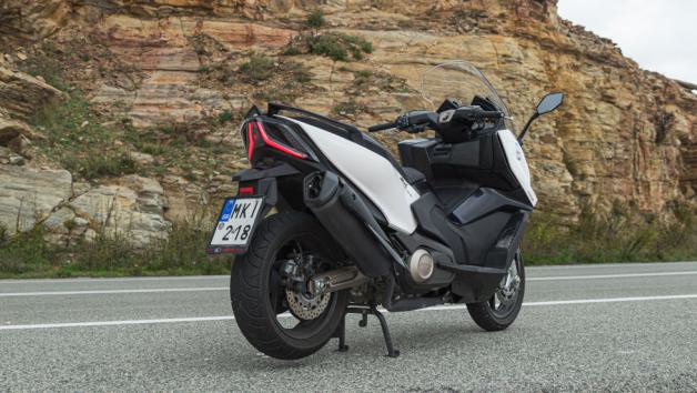 Η Kymco δεν προέβη σε σχεδιαστικές αλλαγές στο νέο της μοντέλο, καθώς η υπάρχουσα αισθητική αναμειγνύει δυναμισμό και κομψότητα που είναι και το ζητούμενο σε αυτή την κατηγορία. 