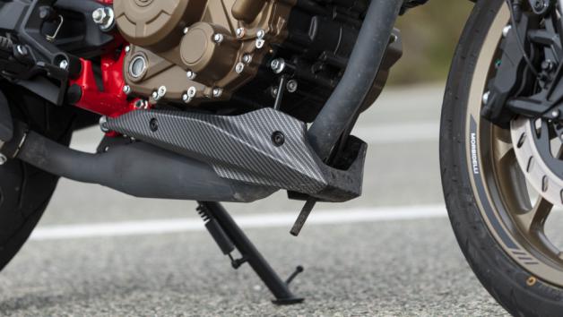 Σε συνθήκες ταξιδιού εμφανίζει ελαφρώς αυξημένη κατανάλωση στα 4λ/100χλμ, λόγω των υψηλών στροφών του κινητήρα στα 115-120χλμ/ω που γίνεται η μέτρηση, όμως σε κάθε περίπτωση η αυτονομία του ξεπερνάει τα 300 χιλιόμετρα και μπορεί να φτάσει τα 370.