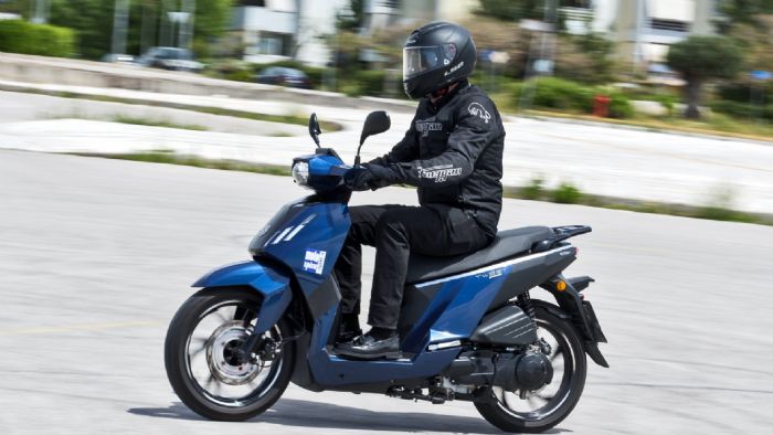 Αρκετό γκάζι, που του χαρίζει μια πολύ καλή επίδοση στο 0-50 χλμ/ώρα σε 4,2 δευτερόλεπτα.