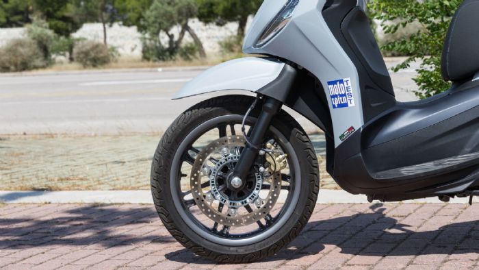 Το σύστημα πέδησης αποτελείται από έναν μεγάλο δίσκο 300χλστ εμπρός με δαγκάνα 2 εμβόλων και σωληνάκι υψηλής πίεσης και έναν δίσκο 240χλστ πίσω επίσης με δαγκάνα 2 εμβόλων.