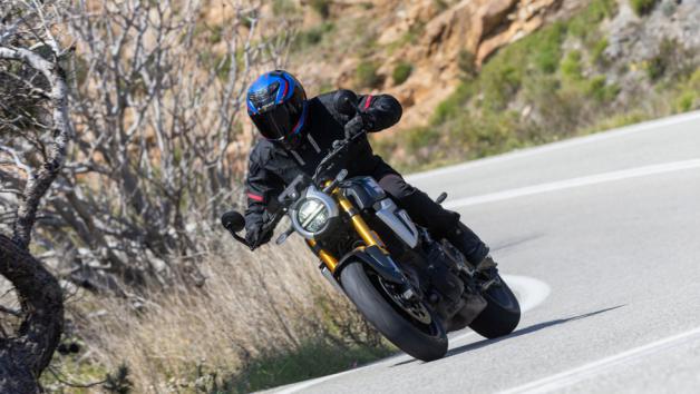 Πιο συγκεκριμένα, διαθέτει 3 riding modes που συμβολίζονται με A,B και C και προκύπτουν από το Active, Basic και Comfort, αντίστοιχα. 
