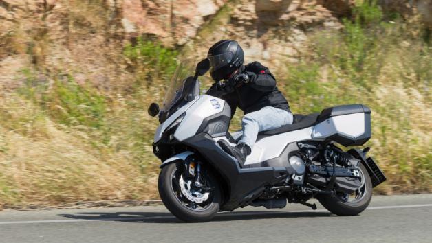 Στις μετρήσεις μας το 0-50 χλμ./ώρα ολοκληρώθηκε σε μόλις 3,1 δευτερόλεπτα, ενώ για το 0-100 χλμ./ώρα χρειάστηκαν 8,6 δευτερόλεπτα, επιδόσεις που επιτρέπουν γρήγορες εκκινήσεις και ασφαλείς. Στις μετρήσεις μας το 0-50 χλμ./ώρα ολοκληρώθηκε σε μόλις 3,1 δευτερόλεπτα, ενώ για το 0-100 χλμ./ώρα χρειάστηκαν 8,6 δευτερόλεπτα, επιδόσεις που επιτρέπουν γρήγορες εκκινήσεις και ασφαλείς.
