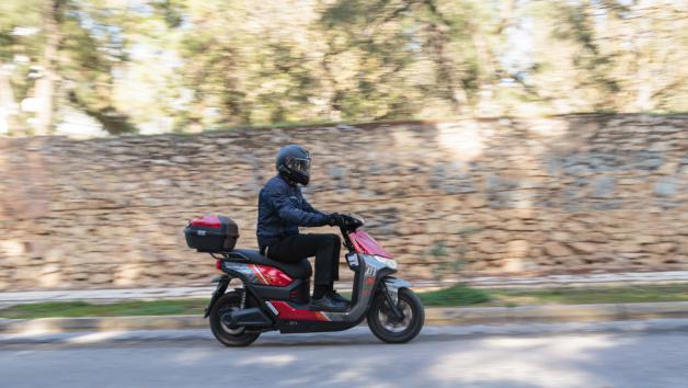 Η κατανάλωση ρεύματος είναι φυσικά αμελητέα σε σχέση με βενζίνη, κάτι που γίνεται αισθητό στο πορτοφόλι ακόμη και μετά από λίγες ημέρες χρήσης.