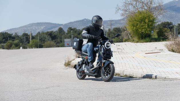 Μέσω αυτών των ρυθμίσεων ο αναβάτης μπορεί να προσαρμόσει τον τρόπο με τον οποίο ανταποκρίνεται το scooter στις εντολές του.