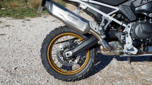 BMW F900 GS