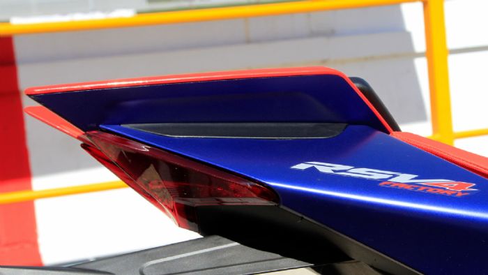 Το πίσω μέρος έγινε ακόμη πιο αιχμηρό συμβαδίζοντας με την ανανεωμένη σχεδίαση	