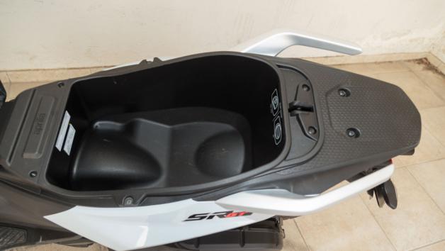 Aprilia SR GT 400