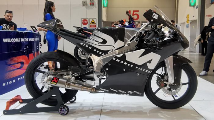 H DNA DRR-022 μέσα από τον φακό μας, από την έκθεση EICMA του Μιλάνου. H DNA DRR-022 μέσα από τον φακό μας, από την έκθεση EICMA του Μιλάνου.