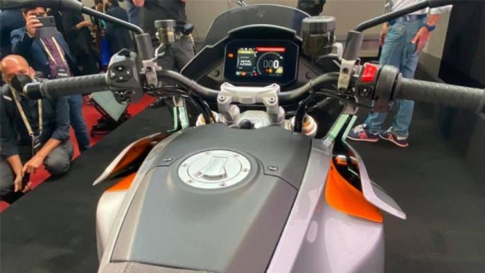 Η χρήση οθόνης φαίνεται από αυτή την γωνία λήψης. 