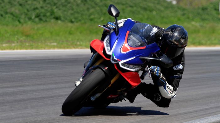 Στις εξόδους νιώθεις ότι κλέβεις εκκλησία…την ώρα που μέσα από το κράνος εξυμνείς τους μηχανικούς του Noale.