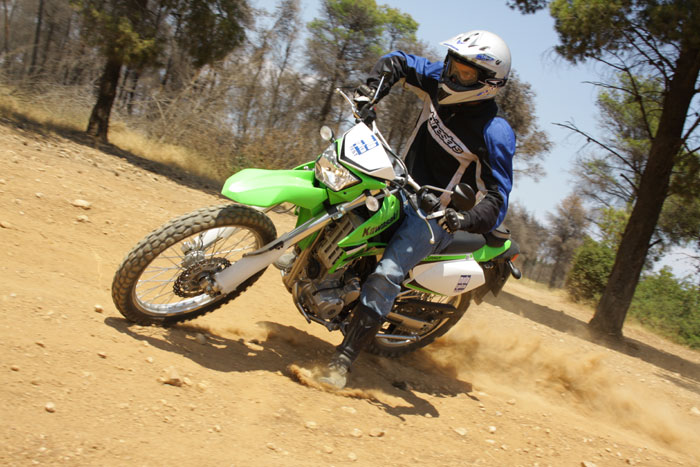Οδηγούμε το Kawasaki KLX 250R!