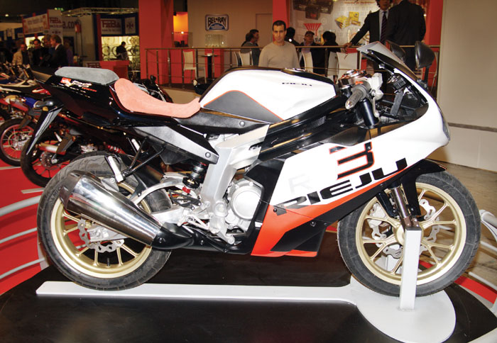 Η εμφάνιση του RS3 σε προδιαθέτει για μοτοσικλέτα μεγαλύτερου κυβισμού…