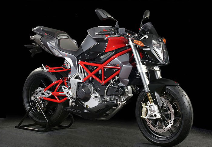 DB8 Delirio, Tesi 4D & DB7R προ των πυλών!