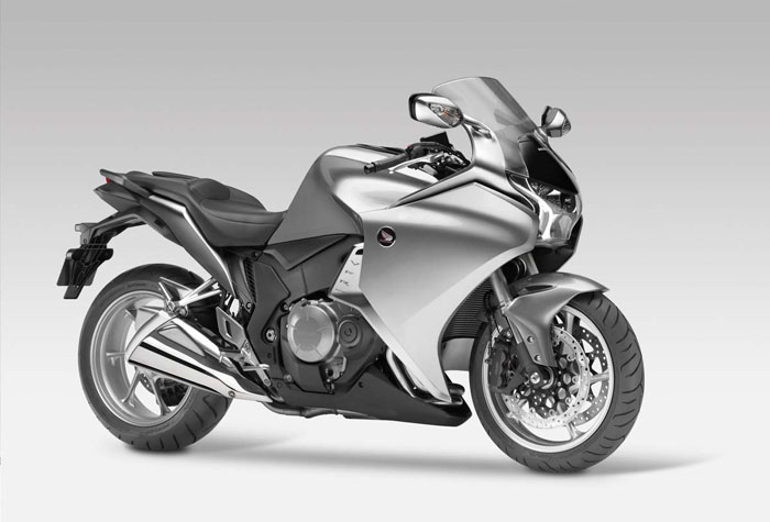 Δύο εκδόσεις για το νέο VFR 1200F