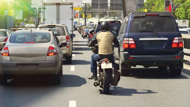 Τηρούν οι Έλληνες τους κανόνες ασφαλείας στον δρόμο;