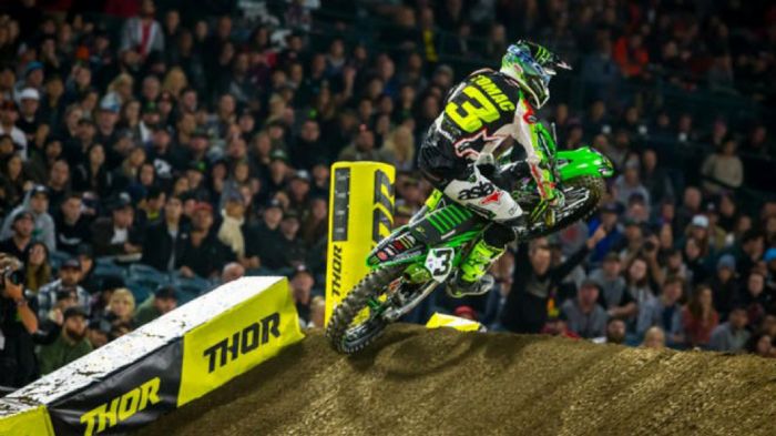 Ο Tomac φαίνεται να ξεπέρασε τον τραυματισμό στον ώμο. Ο Tomac φαίνεται να ξεπέρασε τον τραυματισμό στον ώμο.