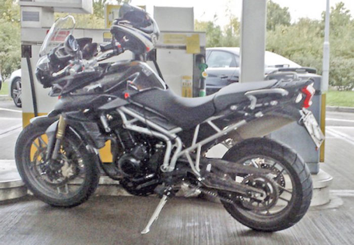 Ολόσωμη photο και από το Tiger 800! Ολόσωμη photο και από το Tiger 800!