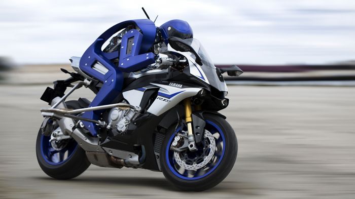 Τα αμέτρητα ηλεκτρονικά συστήματα έχουν υποκαταστήσει σε πολλά σημεία τον αναβάτη. Καιρός είναι να εξαλείψουμε και τον ίδιο τον αναβάτη.