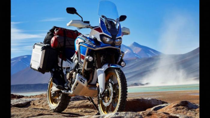 Υπόσχεται να σε μεταφέρει με άνεση ακόμα πιο μακριά. Υπόσχεται να σε μεταφέρει με άνεση ακόμα πιο μακριά.