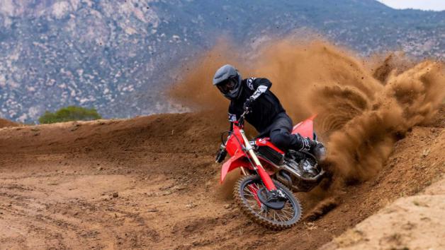 Νέα Honda CRF 250R και RX: Δυνατότερα και ελαφρύτερα Νέα Honda CRF 250R και RX: Δυνατότερα και ελαφρύτερα