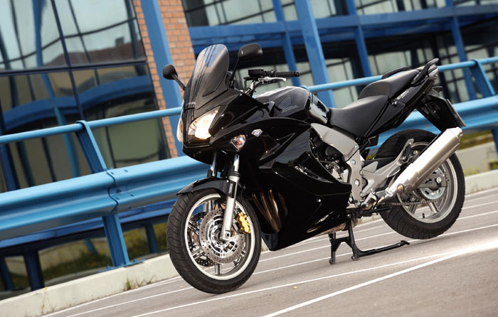 CBF 600 & 1000 ABS: Νέες εκδόσεις ST