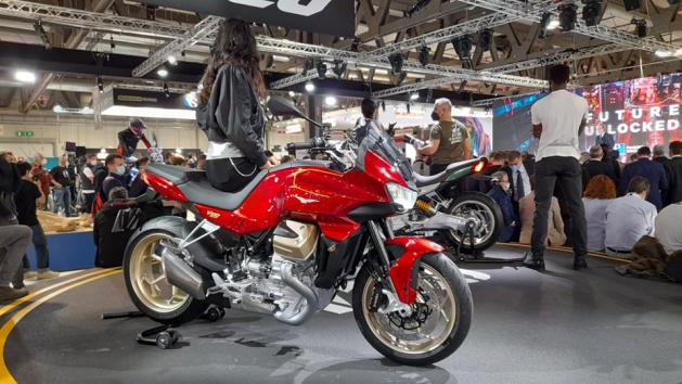 Moto Guzzi V100 Mandello: Το πρώτο υδρόψυκτο της εταιρείας Moto Guzzi V100 Mandello: Το πρώτο υδρόψυκτο της εταιρείας