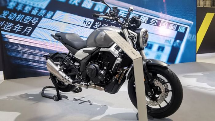 Voge 500AC: 47 άλογα και επώνυμα περιφερειακά Voge 500AC: 47 άλογα και επώνυμα περιφερειακά