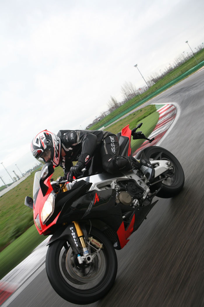 Ιταλική αντεπίθεση στα Superbikes