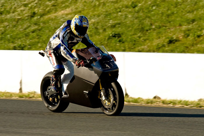 H racing Mission One σε δοκιμές 