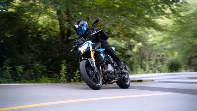 Η Morbidelli F352 τοποθετείται ξεκάθαρα στην κατηγορία των naked streetfighter, απευθυνόμενη κυρίως σε νεότερους αναβάτες που αναζητούν επιθετική εμφάνιση, sport χαρακτήρα και σύγχρονη τεχνολογία σε μεσαίο κυβισμό.