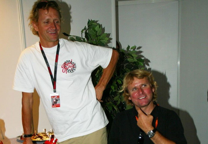 Στα καρτ τα αστέρια της Αμερικής 
