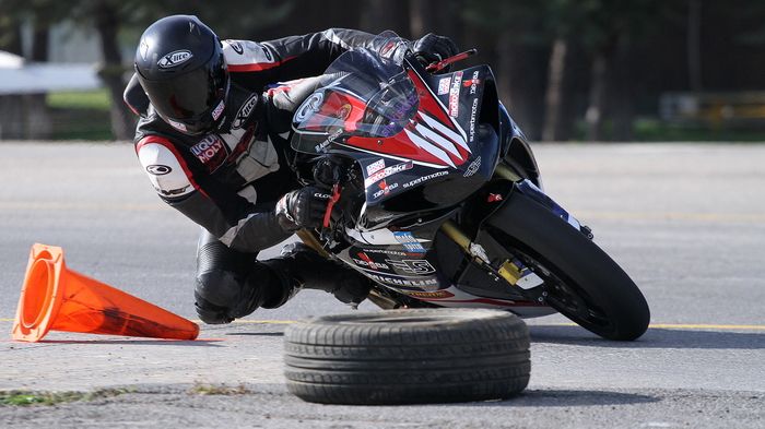 Ο Αρης Γκιζίνος πήρε τη δεύτερη συνεχόμενη νίκη του στην Τρίπολη, και τερμάτισε Ο Αρης Γκιζίνος πήρε τη δεύτερη συνεχόμενη νίκη του στην Τρίπολη, και τερμάτισε τελικά 2ος στην κατηγορία Superstock.