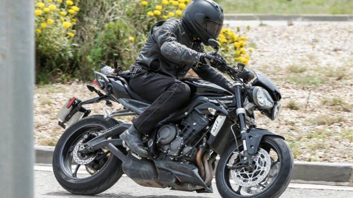 H φωτογραφία του νέου Street Triple 765 που δοκιμάζεται στη Μεγάλη Βρετανία! H φωτογραφία του νέου Street Triple 765 που δοκιμάζεται στη Μεγάλη Βρετανία!