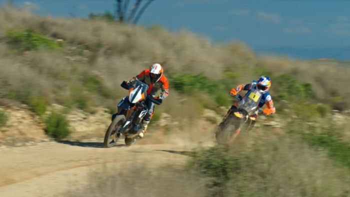 790 Adventure εναντίον αγωνιστικής Dakar