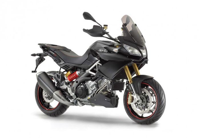 Λίγες ημέρες πριν την επίσημη παρουσίαση του Aprilia Caponord 1200, έχουμε την ε Λίγες ημέρες πριν την επίσημη παρουσίαση του Aprilia Caponord 1200, έχουμε την ευκαιρία να δούμε την πρώτη επίσημη φωτογραφία του.