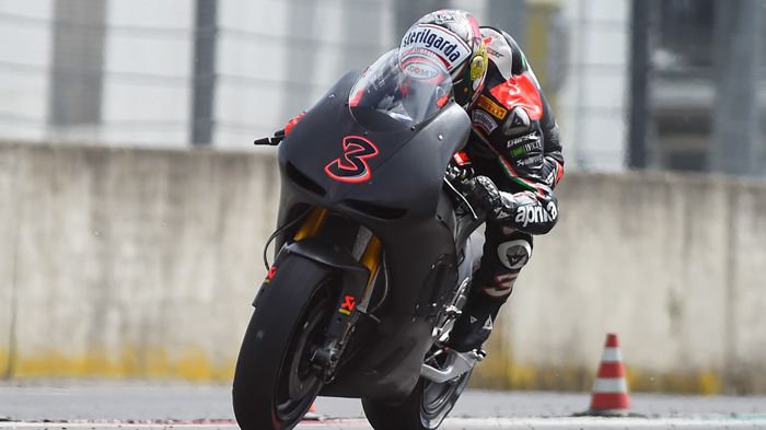 Ο Biaggi ήδη παρέχει μεγάλη βοήθεια και πληροφορίες για την εξέλιξη της μοτοσικλέτας