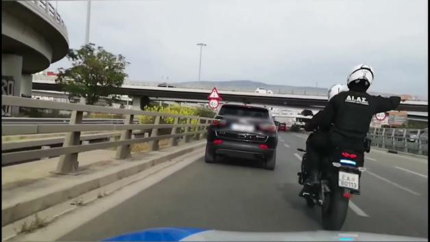 Αστυνομικοί της ΔΙΑΣ σώζουν αγέννητο παιδί [video]