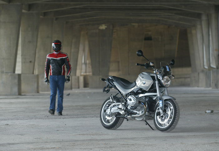 BMW R 1200R: Το νέο άγριο boxer BMW R 1200R: Το νέο άγριο boxer