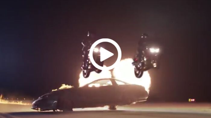 Ιπτάμενα Pulsar, φλεγόμενα αυτοκίνητα.