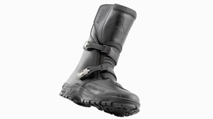 Τις μπότες της Buse θα τις βρείτε διαθέσιμες στη Moto Fashion στην τιμή των 175 ευρώ. Περισσότερα στο τηλ. 210-8547681-2.