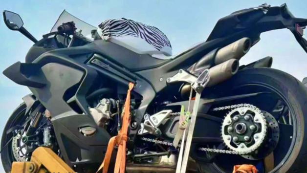 CFMoto 750SR με τετρακύλινδρο εν σειρά κινητήρα CFMoto 750SR με τετρακύλινδρο εν σειρά κινητήρα