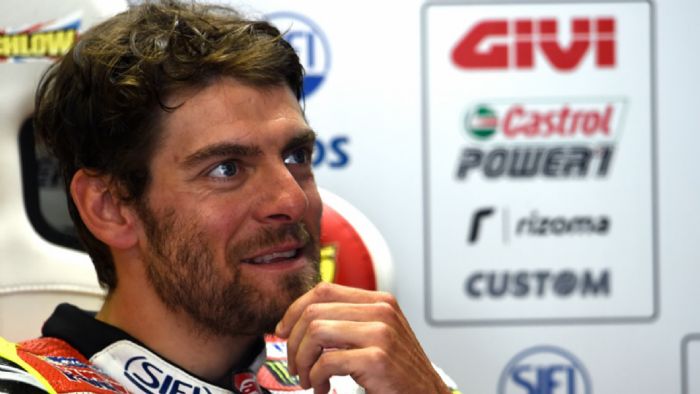 Παραμένει...εκεί που είναι ο Cal Crutchlow, τουλάχιστον για ένα χρόνο ακόμη. Παραμένει...εκεί που είναι ο Cal Crutchlow, τουλάχιστον για ένα χρόνο ακόμη.