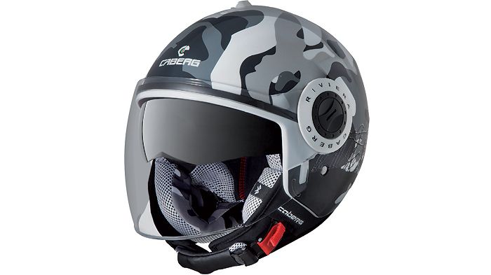 Το Caberg Commander θα το βρείτε στην τιμή των 100 ευρώ στη MOTO MARKET. Περισσότερα στο τηλ. 2310-795615.