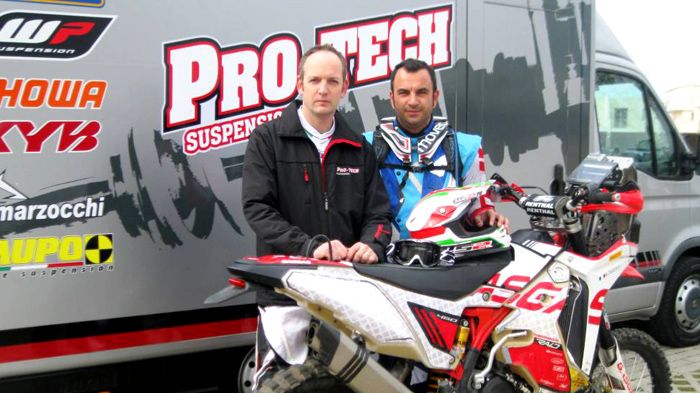 O Matteo Casuccio-δεξιά.