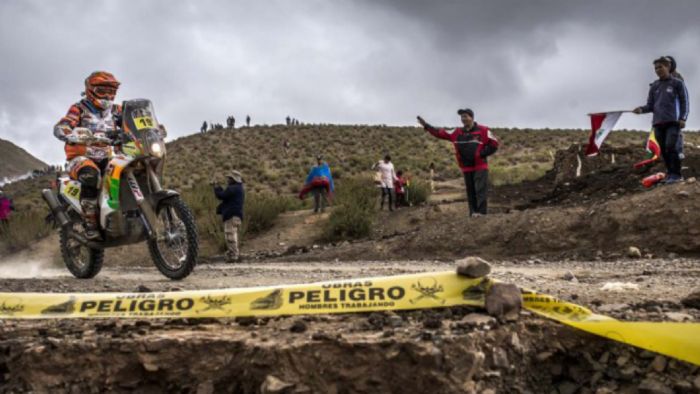 Αναβάτης της ΚΤΜ σε περασμά του! Αναβάτης της ΚΤΜ σε περασμά του!